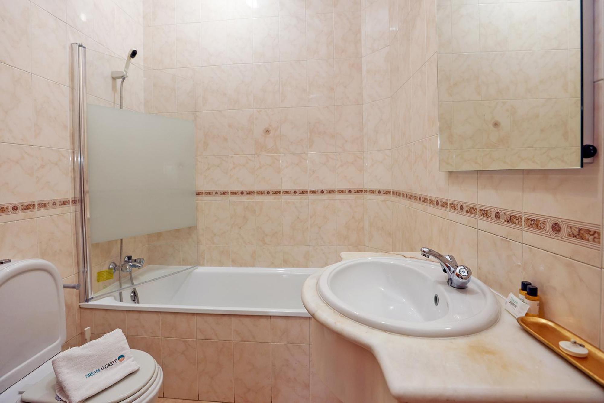 C25 - Town Center Apartment In Лагос Екстериор снимка