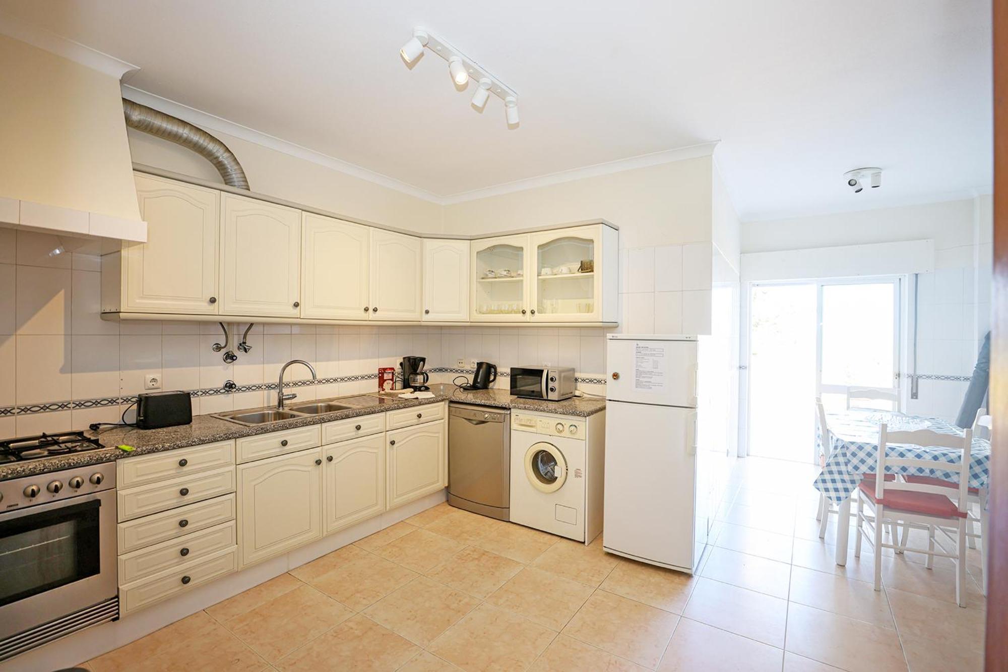 C25 - Town Center Apartment In Лагос Екстериор снимка